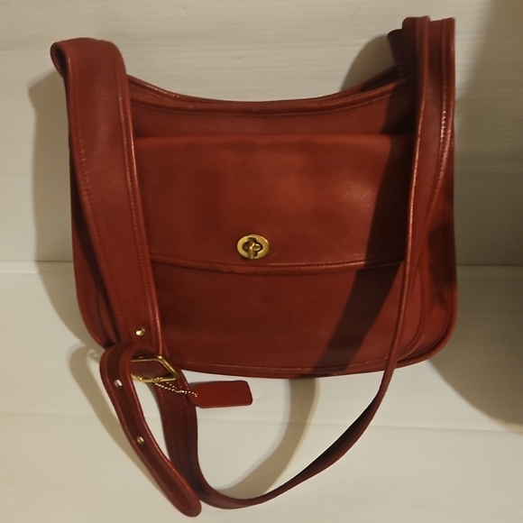 Vintage COACH Red Taft Leather Crossbody Bag #9980 – Classic & Rare - Picture 5 of 16